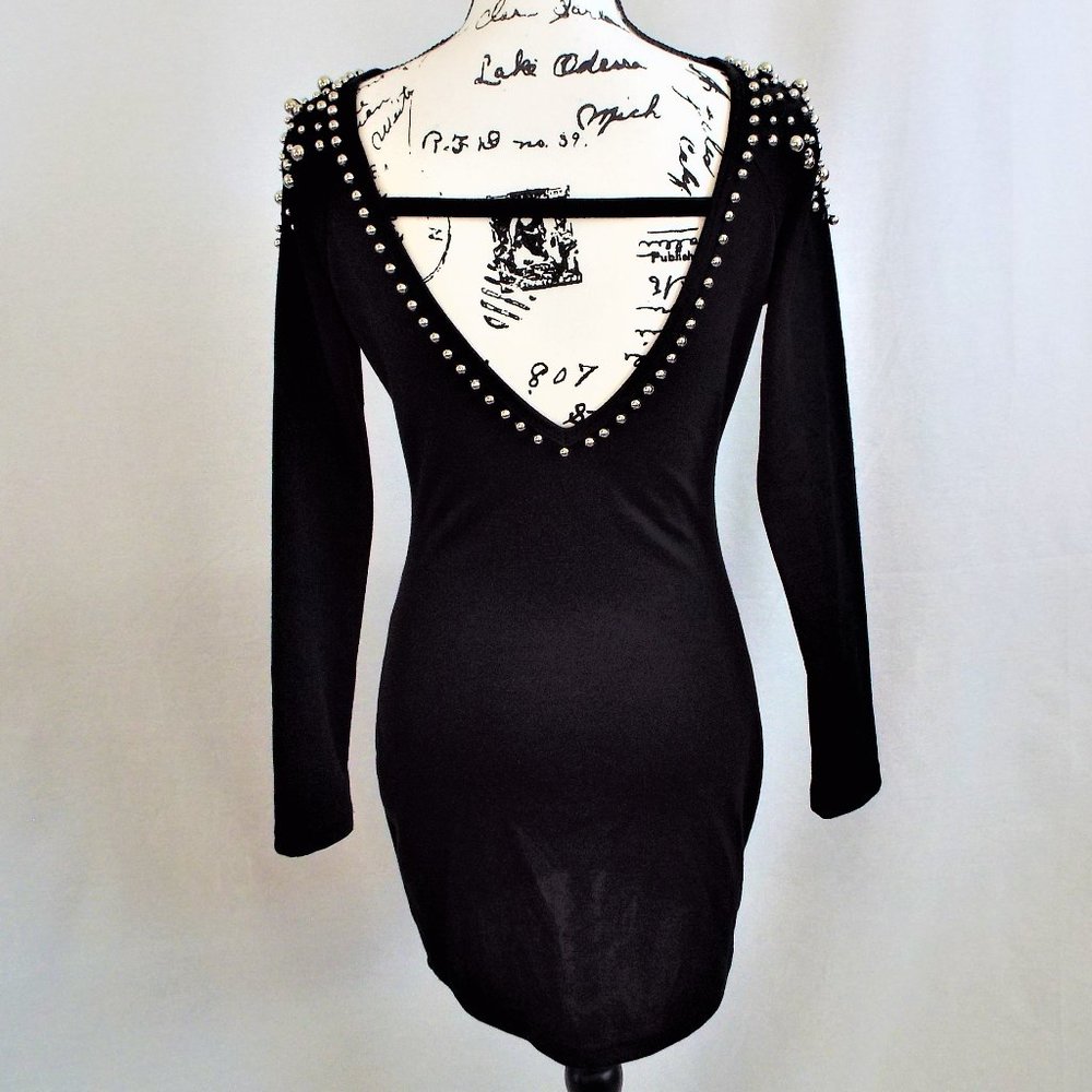 Ya Los Angeles Black Tunic Top w/ V-Neck Back w/Silver Ball beading Size Med